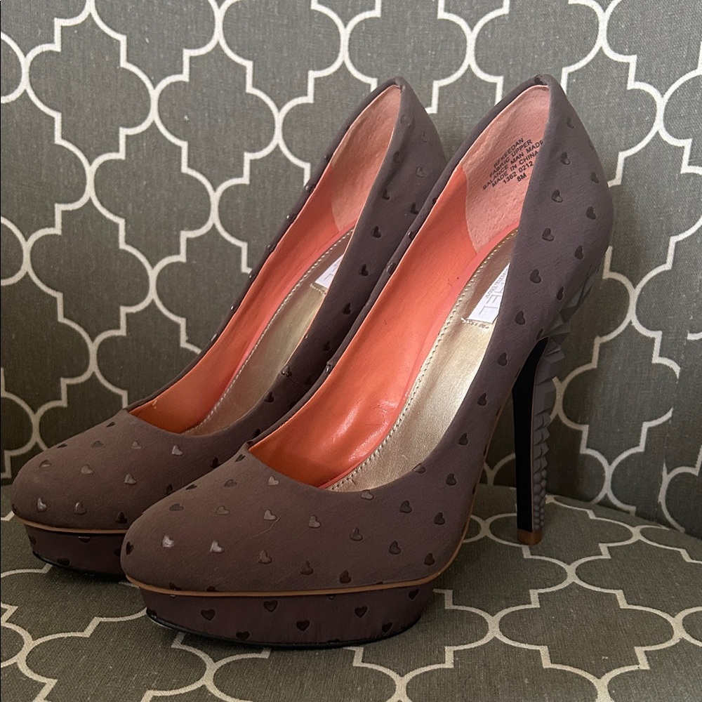 EUC Rachel Roy Purple Heart Patterned Women's Heels